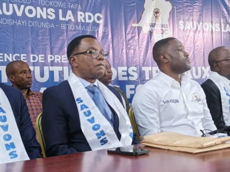 Kinshasa : Seth Kikuni et la plateforme “Sauvons la RDC” ont tenu une conférence de presse après le conclave de Nairobi