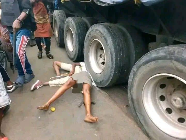 Kinshasa : une remorque fauche une famille entière à Makala, trois morts dont un bébé